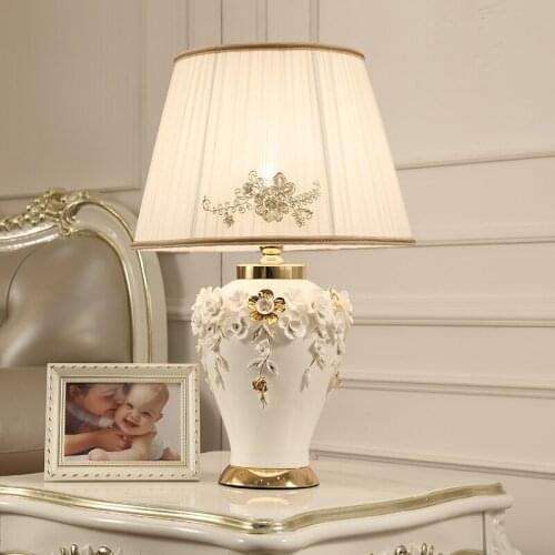 European Modern White Blue Ceramic Table Lamp For Bedroom Bedside Lamp Living Room Study Model Room Home Decoration Flower Lamp
