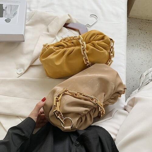New Fashion Women Chain Underarm Shoulder Bags Casual Solid Color Cloud Handbags Ladies Travel Pleated Shoulder Bags