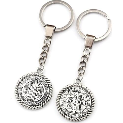 2pcs Keychain St Benedict de Nursia pattern Medal Charms Pendants Key Ring Travel Protection DIY Jewelry A-556f