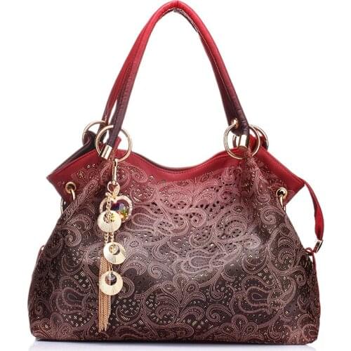CHICTURESQUE Women's Dark Bags