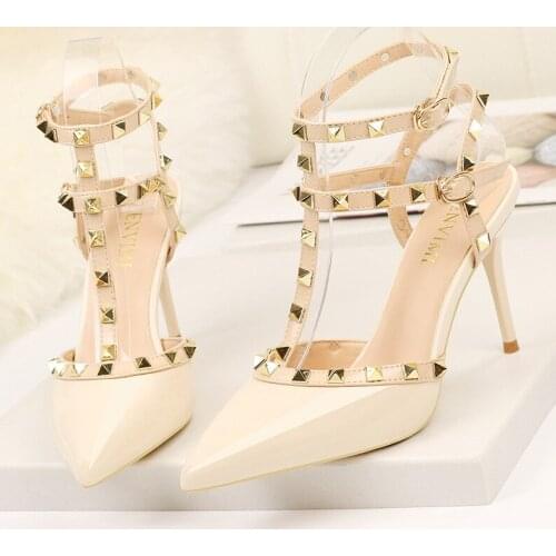 Rivet High Heels Luxury Designer Women Shoes Ladies Pumps Sexy Spring Summer 2021 Fashion Sandals Office Dress White Black Shoes