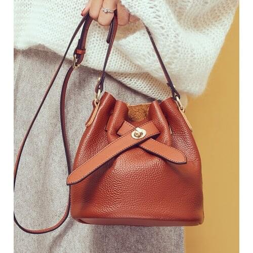 New product fashionable and versatile simple temperament single shoulder bag messenger bag leather top layer cowhide bucket bag