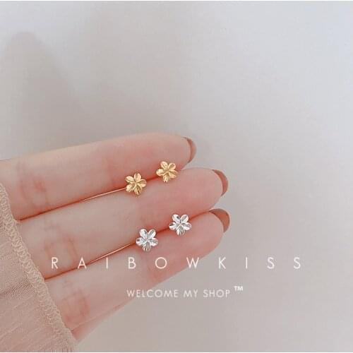 Flowers Stud Earrings For Women 2021 New Trendy Simple Small Plant All-Match Ear Ring Short Invisible Pierced Girl Daily Jewelry