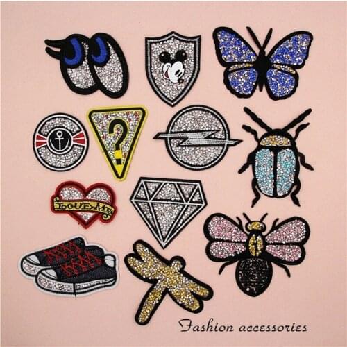 50pcs/Lot Embroidery Patches Letters Clothing Decoration Accessories Animal Butterfly Bee Diy Iron Heat Transfer Applique