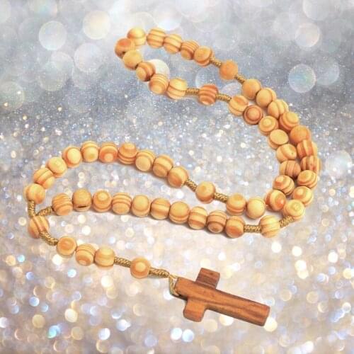 W3JA Wooden Grain Beads Jesus Cross Rosary Necklace Carved Rosary Pendant Christian
