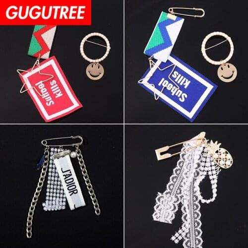 GUGUTREE brooch breastpin lip flag star wings flower letter patch metal patches badges applique patches for clothing HH-87