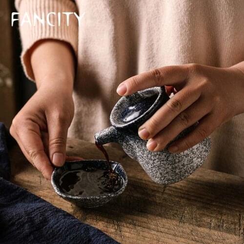 FANCITY Japanese ceramic pot sushi tableware soy sauce pot Japanese seasoning bottle retro vinegar pot household kitchen small o