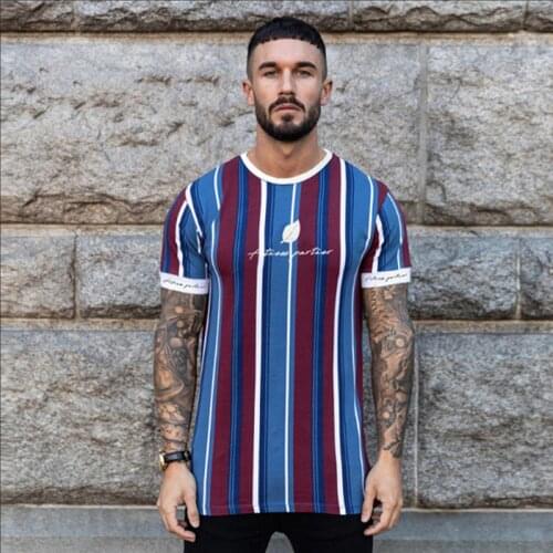 Summer hip-hop shirt mens fashion striped casual short-sleeved fitness pullover mens T-shirt mens printed streetwear