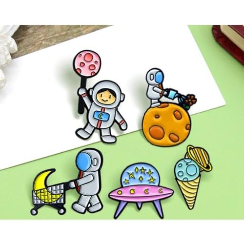 Fashion Astronaut UFO Planet ice cream Brooch Enamel Pins Space Badge Moon Planet Pilot Jewelry Lapel Brooches Spille Wholesale