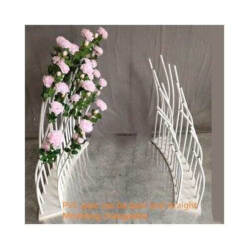 The new style of wedding props 100 curve catwalk road stage background decoration s-shaped PVC line spectrum circular fence