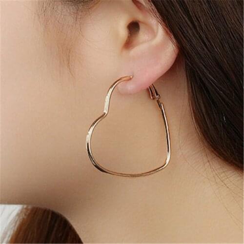 LETAPI 2021 Trendy Metal Hoop Earring For Woman Vintage Gold Color Heart Shaped Korean Statement Earrings Accessories brincos