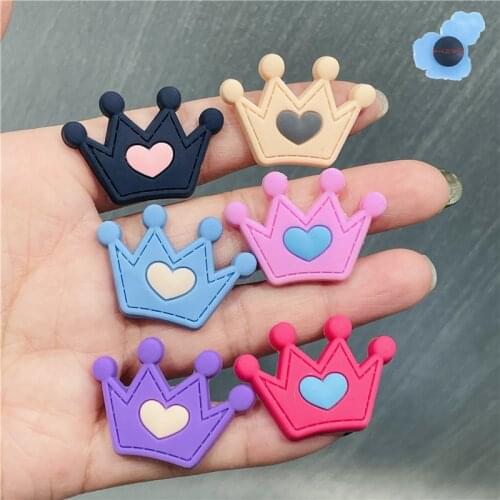 Free shipping 1Pcs Candy Crown Heart Colorful Shoe Charms PVC Croc Decorations JIBZ Charm Buckle for Kids Party Xmas Gifts