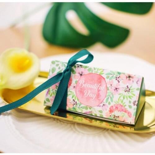 100 Pcs Creative Lovely / Beautiful Day Wedding Favors Candy Boxes Bomboniera Chocolate Box Wedding Party Gift Box Giveaways Box