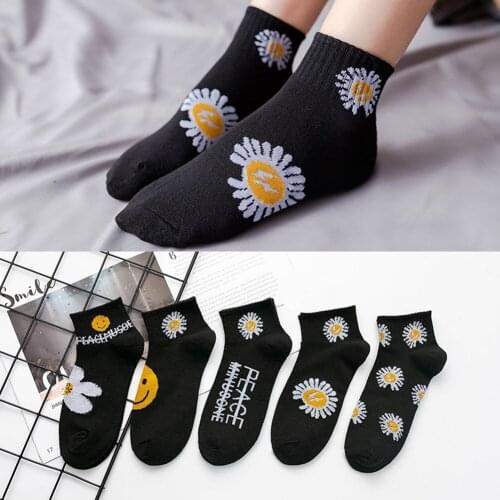 Women Men Black Daisy Smile Socks Long Tube Middle Tube Couple Daily Ulzzang Socks Cotton Breathable Ankle Socks Summer