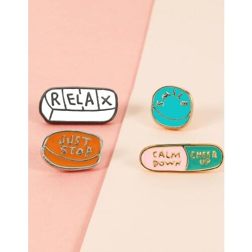 Cute Medicine Pill Brooch Relax Mini Medical Enamel Pin Metal Collar Badge Doctor Nurse Backpack Lapel Jewelry Gift Accessories