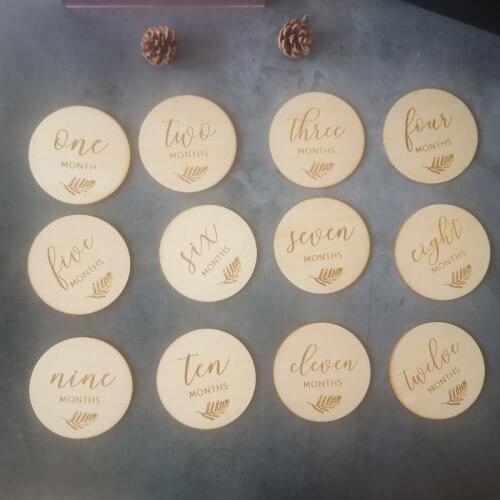 12 Pcs Baby Milestone Cards Wooden Commemorate Baby Birth Monthly Recording Disc