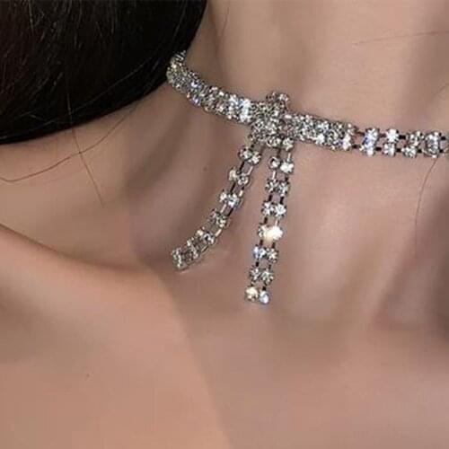 Pauli Manfi Fashionable and Simple Metal Claw Chain Rhinestone Necklace Womens Popular Bow Knot Necklace Jewelry Accessories