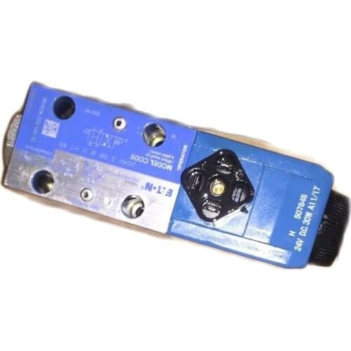 DG4V-3-OB-M-U-H7-60 NEW VICKERS VALVE Vickers 859160