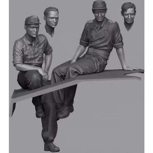 1/35 resin soldier model World War II military tank soldier resting