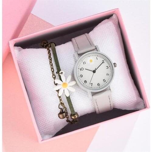 Exquisite Women Fashion Flower Watches 2020 Daisy Design Elegant Ladies Wristwatches Simple Number Female Quartz Leather Watch