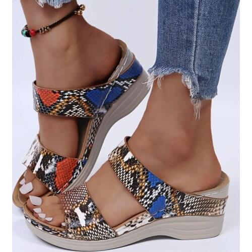 Women Beautiful Flat Sandals Fashion Thick Bottom Increased Animal Pattern Beach Slippers (Size 36-43)