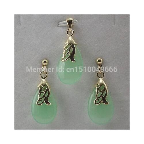 Hot sale FREE SHIP>>>>set of light green jade Pendant Necklace Earring jewelry