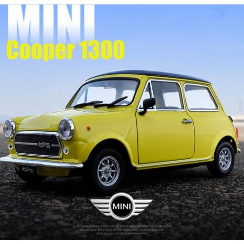 1:24 MINI Cooper 1300 Classic Car Alloy Car Model Diecast Metal Toy Retro Car Model High Simulation Collection Children Toy Gift