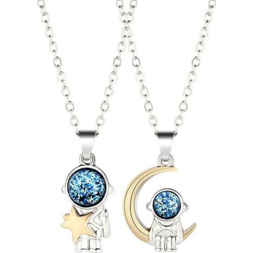 Astronaut Pendant Couple Necklace 2021 Astronaut Student Gift Simple Clavicle Chain Niche Fashion Jewelry Accessories