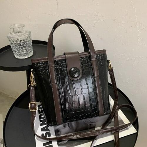 Autumn and Winter Bag Women 2020 New Fashion Crossbar Bag Fashion Simple Retro Shoulder Bag Portable Bucket Bag Mobile Phone Bag