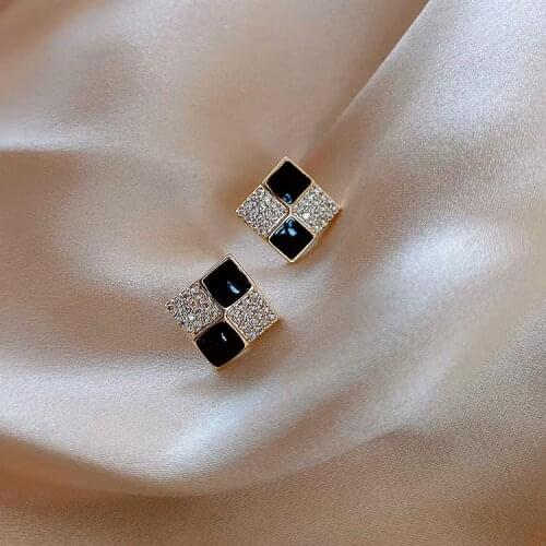 Earrings 2020 New Fashion Black Retro Hong Kong Style Short Earrings Summer Exquisite Tiny Ear Studs Trend Womens Earrings