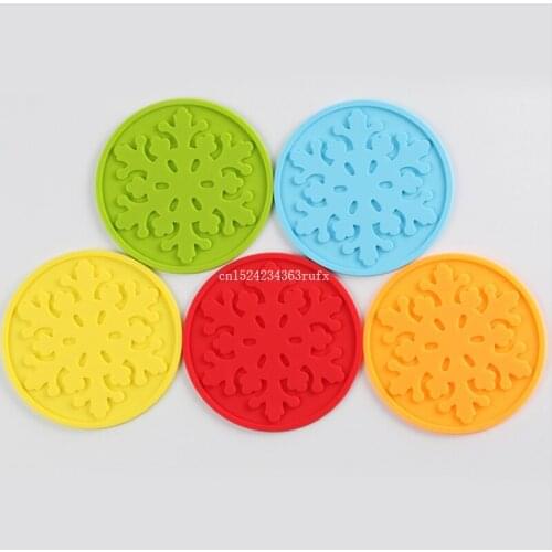 200pcs Silicone Snowflake Coasters Cup Coaster Table Decoration Tea Mug Placemat Cup Coaster Mat Pad Drinks Holders