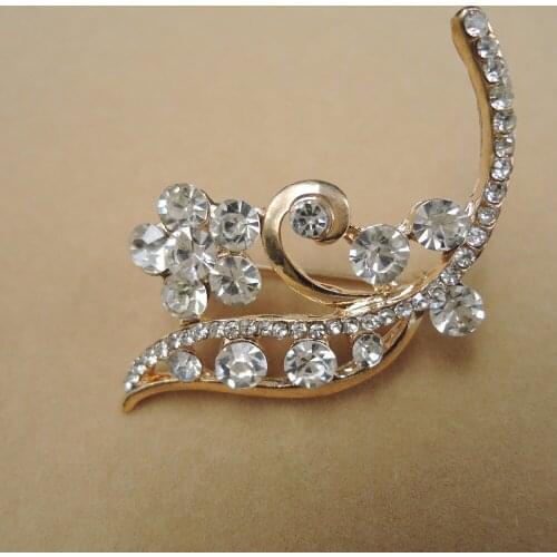 Top new fashion brooch made of metal and crystals