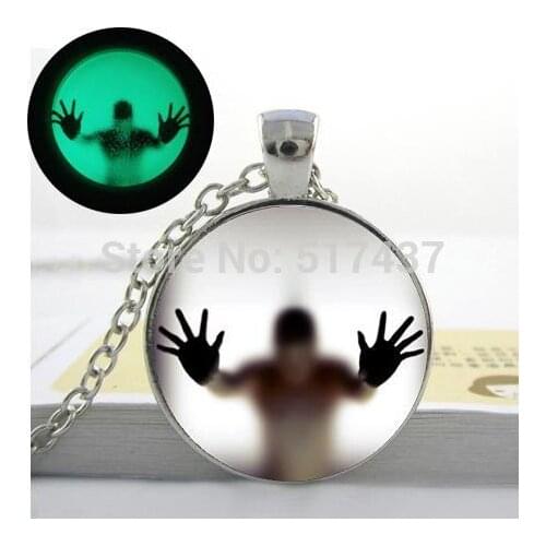 2015 New Fashion Glowing Jewelry, Glowing Pendant Man Behind The Glass art photo glow in the dark necklace