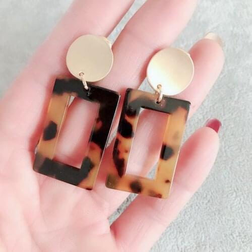 Fashion Rectangle Tortoise Resin Clip Earring