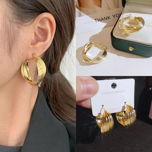 Simple Fashion Distortion Interweave Twist Metal Circle Geometric Round Hoop Earrings for Women Accessories Party Jewelry New