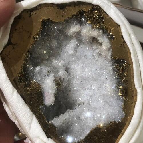 Very good!!Natural crystal clusters of metal-colored electroplated crystals set quartz core crystals