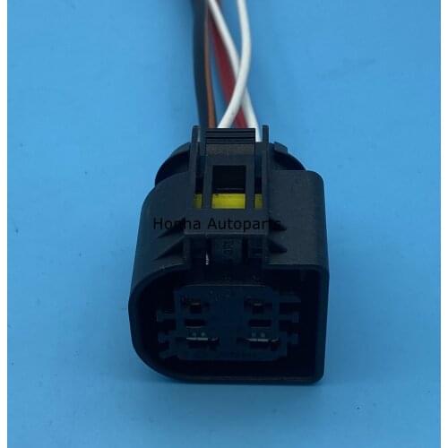 4-pin car connector electronic water pump plug connection harness 10098866
