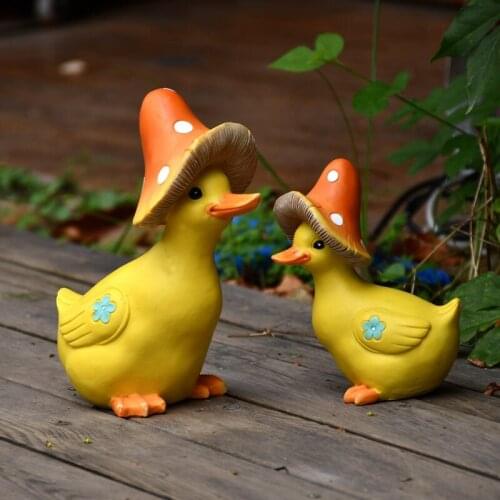 Pastoral Cartoon Yellow Cute Duck Resin Ornaments Courtyard Garden Figurines Decoration Outdoor Garden Villa Furnishing Crafts