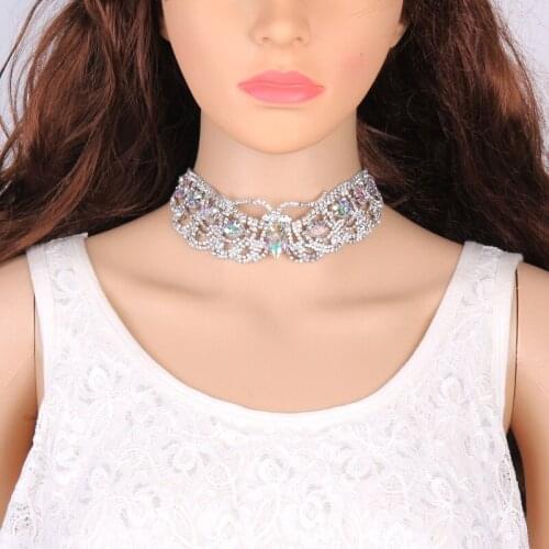 Delicate Luxurious Woman Chokers Necklaces Shining Rhinestone Torques Lnsect Trendy Geometry Butterfly Wedding Fashion Gift