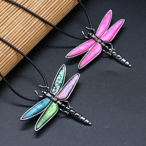 Natural Shell Animals Pendant Necklace Exquisite Dragonfly Shell Pendant Necklace for Jewelry Gift Length 55+5cm Size 50x62mm