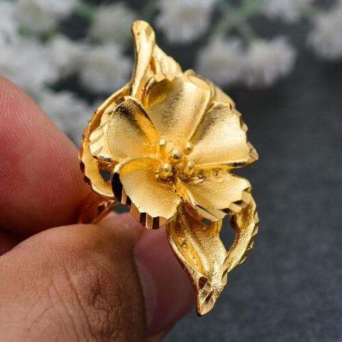 Wando Gold Color Copper Flower Luxury Rings for Women Girl Lady Fashion Jewelry Ethnic Ring Accessories Christmas Gift Drop Ship