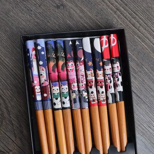 Japanese chopsticks sushi family chopsticks bamboo creative 5 pairs of animation lucky cat family packaging wooden chopsticks