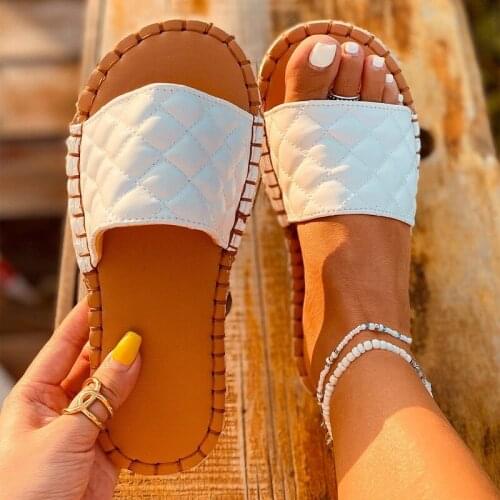 2021 Womens Shoes Summer Flats Sandals Platform Fashion Outerwear Flat Heel Beach Shoes Flip Flops Casual Women Slippers Shoes