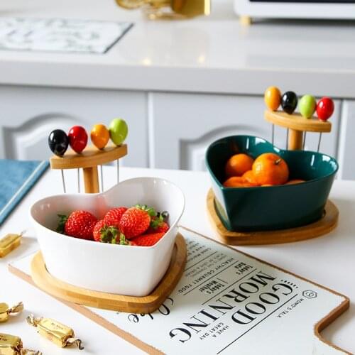 Online celebrity fruit plate ceramic creative personality candy plate Modern living room household salad dessert bowl with fork