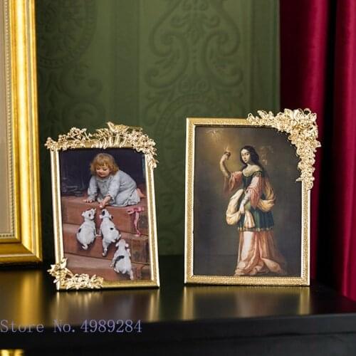 Metal glass photo frame Golden photo frame Photo storage rack Retro Relief flower Home Decoration Display Decorative ornaments