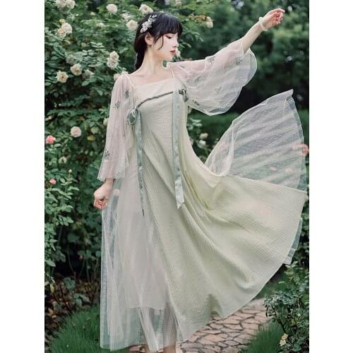 Make spot two sleeve moonlight beige heavy loose embroidery han elements to improve special dress