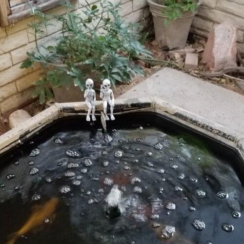 UFO Space Alien Statue Martians Garden Character Resin Home Decor Indoor Outdoor Figurines Statue Garden Decoration Accessories