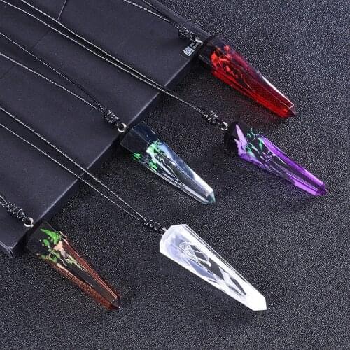 2021 New Creative Retro Ocean Landscape Wood Resin Necklace Hand Polished Solid Wood Resin Sweater Chain Pendant Jewelry