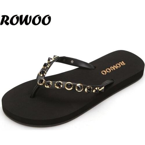 Summer Womens Flip-Flops Rivet Flat Thong Sandals for Ladies Black White Sandals Female Outdoor Footwear Fashion Slippers