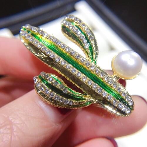 Freshwater Pearl Lady Pectoral Cactus Natural Pearl Brooch Gift Premium Dress for Hair